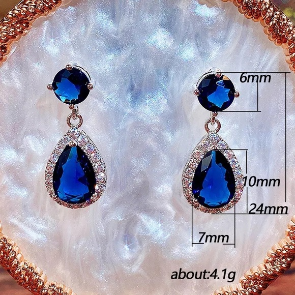 ♦️SALE♦️🌟2/$25🌟Bright Blue Crystal Zirconia Drop Earrings - Picture 8 of 14